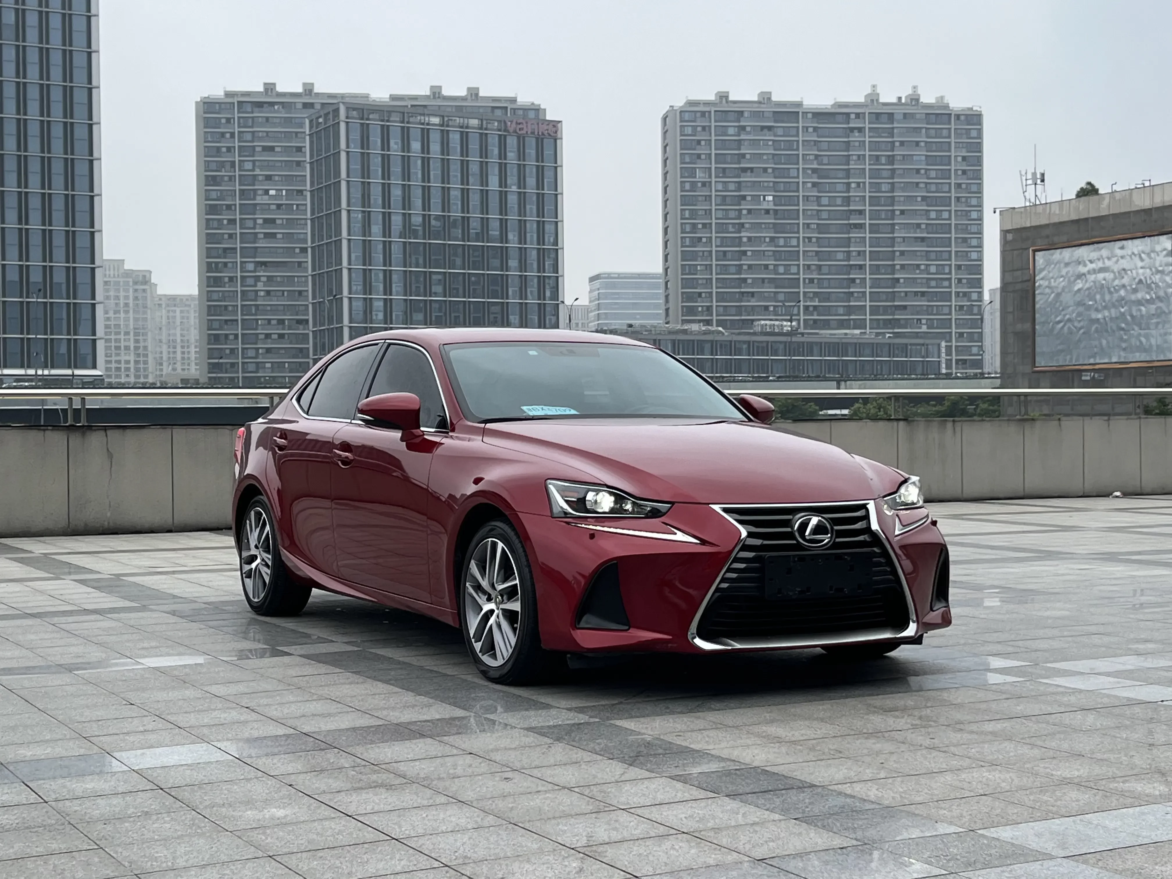 Lexus IS