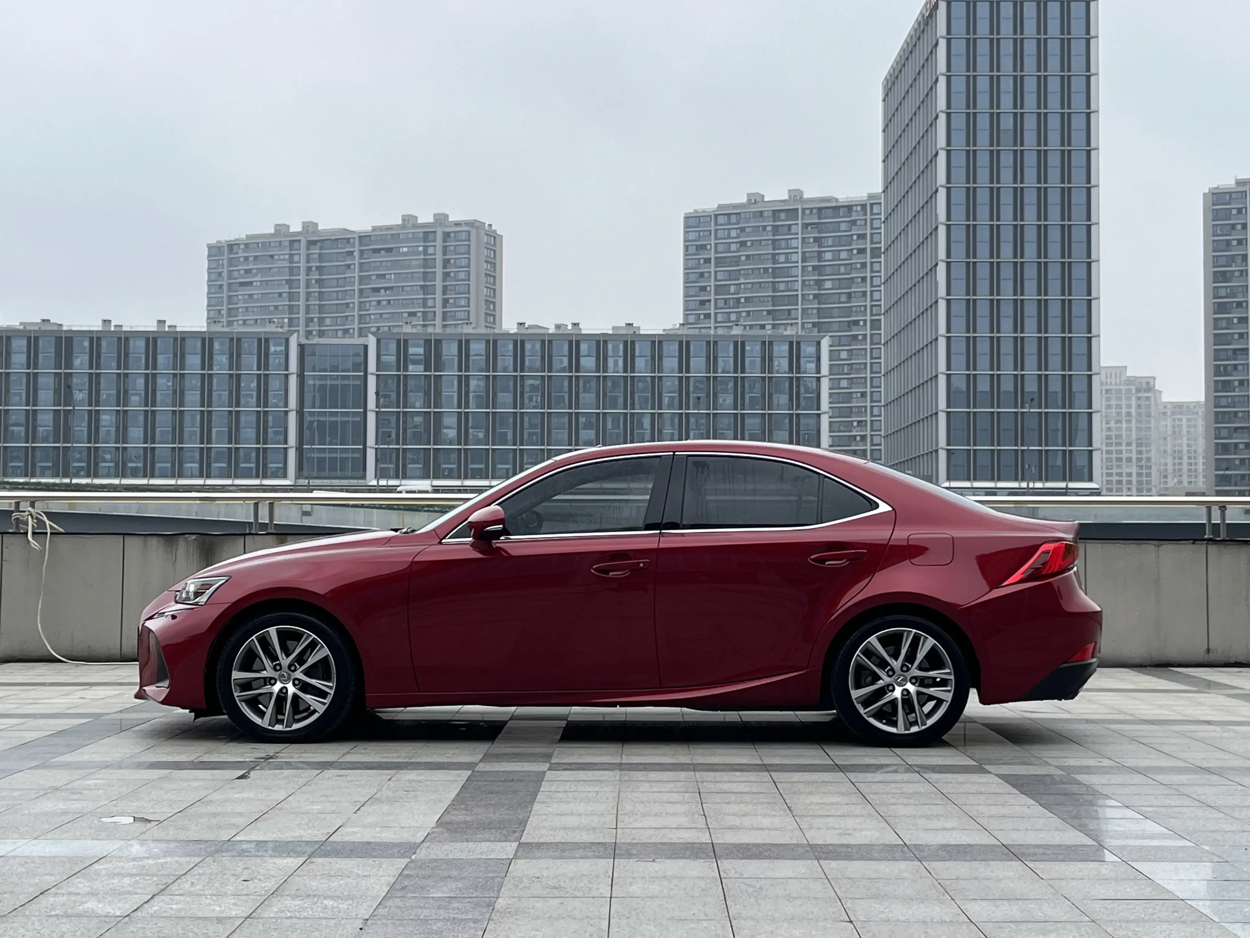 Lexus IS