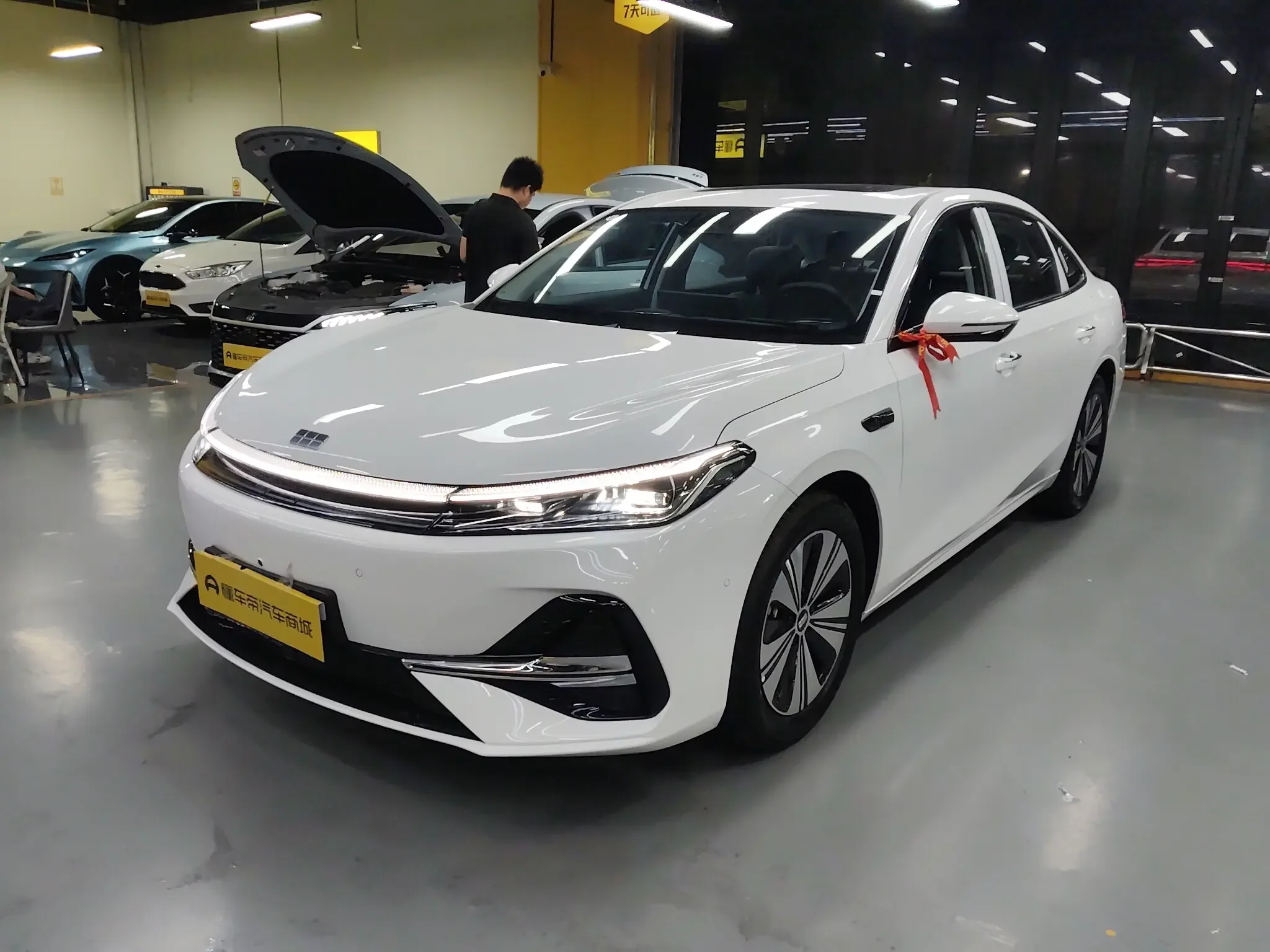 Geely Galaxy A7 EM