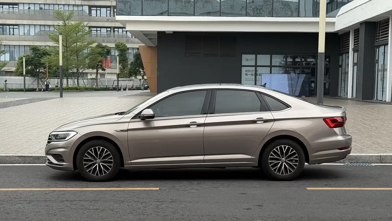 Volkswagen Sagitar