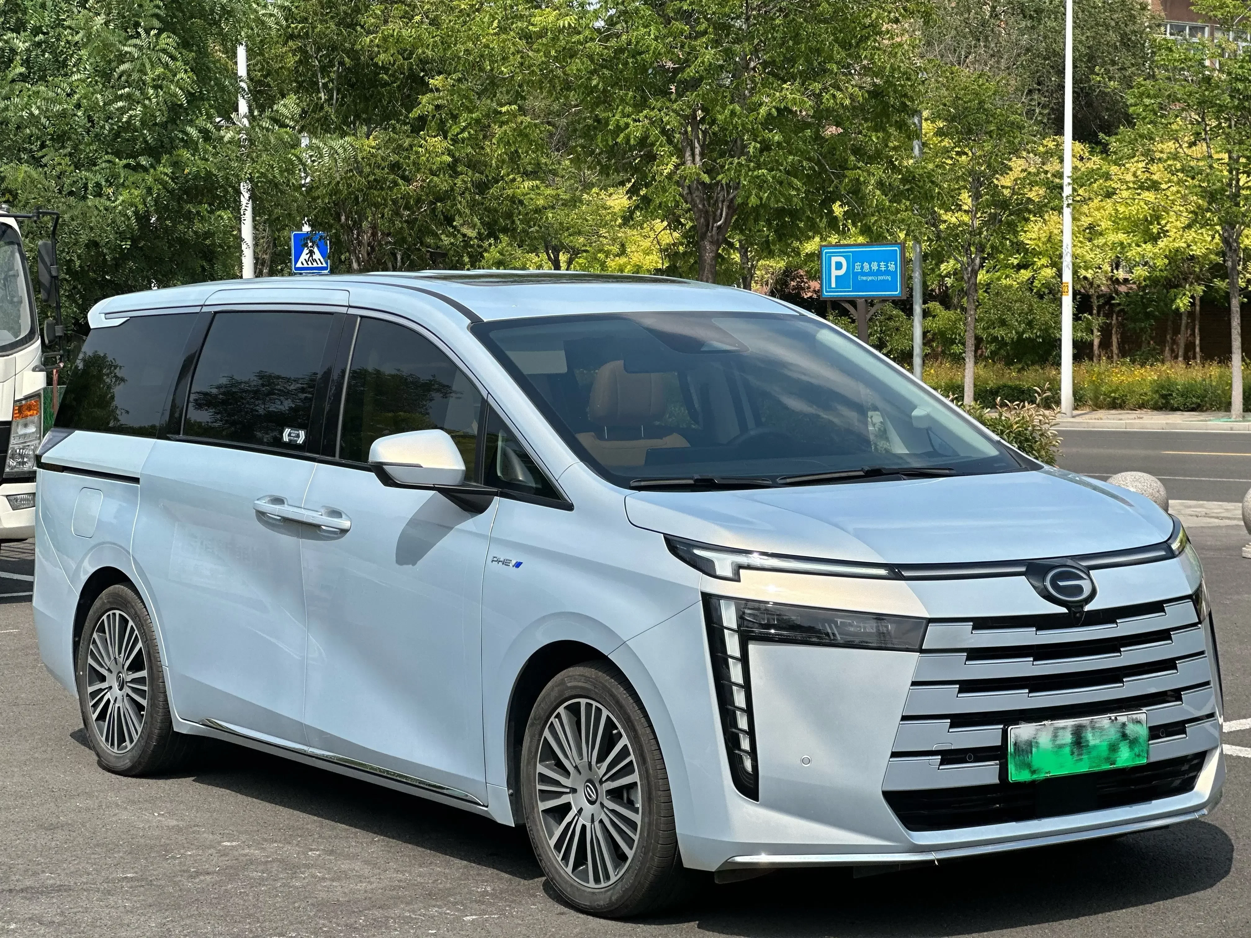 GAC Trumpchi E8 PHEV