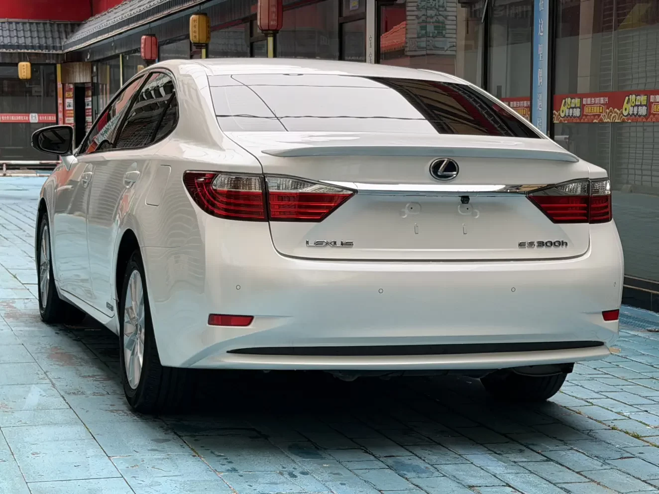Lexus ES