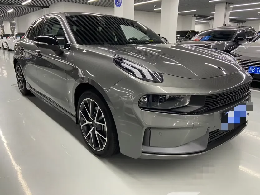 Lynk & Co 03
