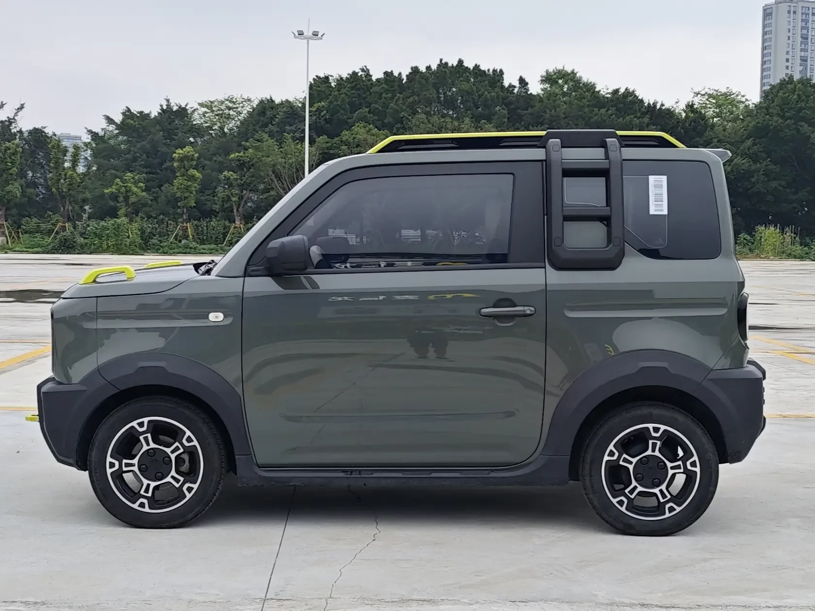 Geely panda