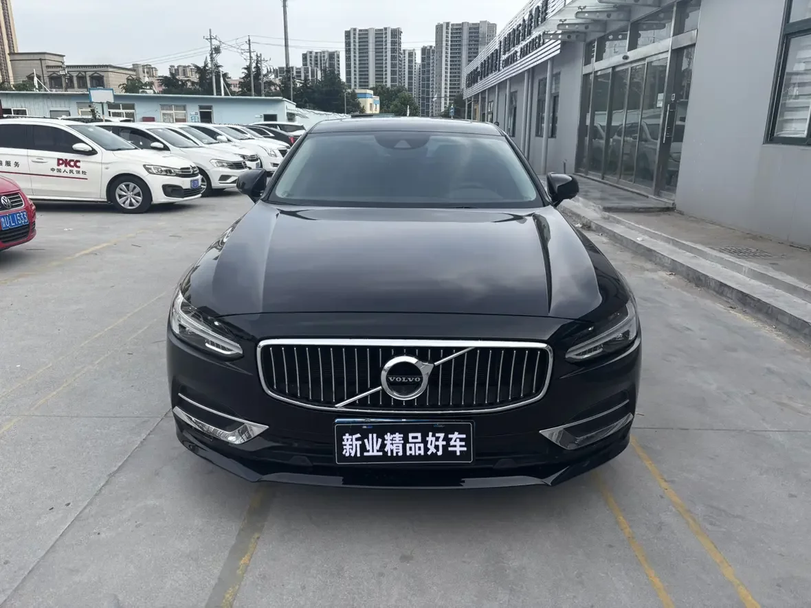 Volvo S90