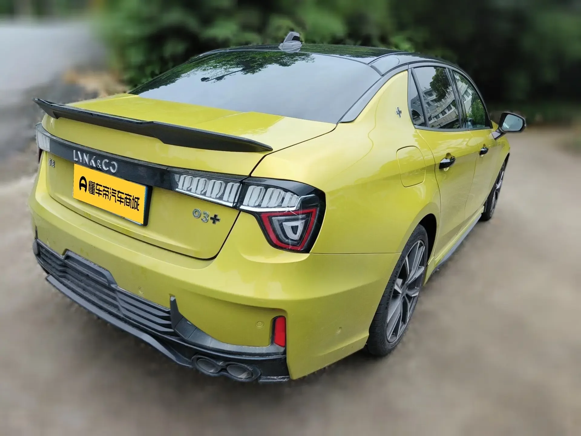 Lynk & Co 03