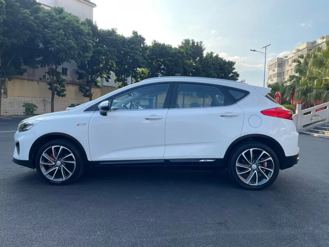 Geely Emgrand GS