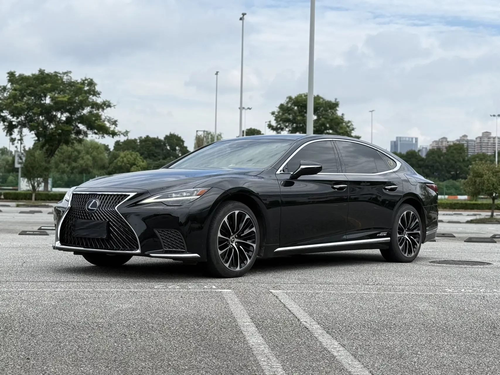 Lexus LS