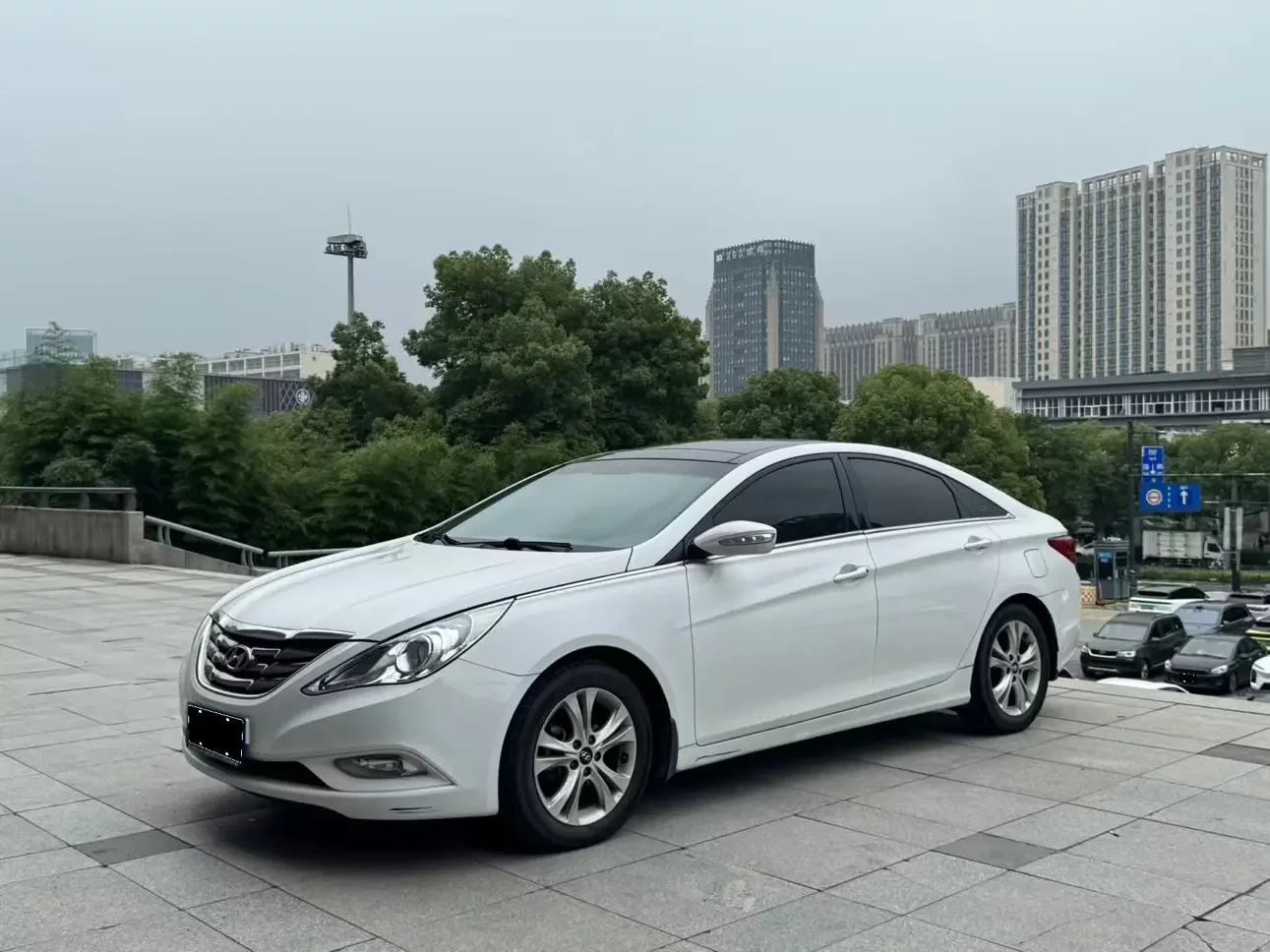 Hyundai sonata eight