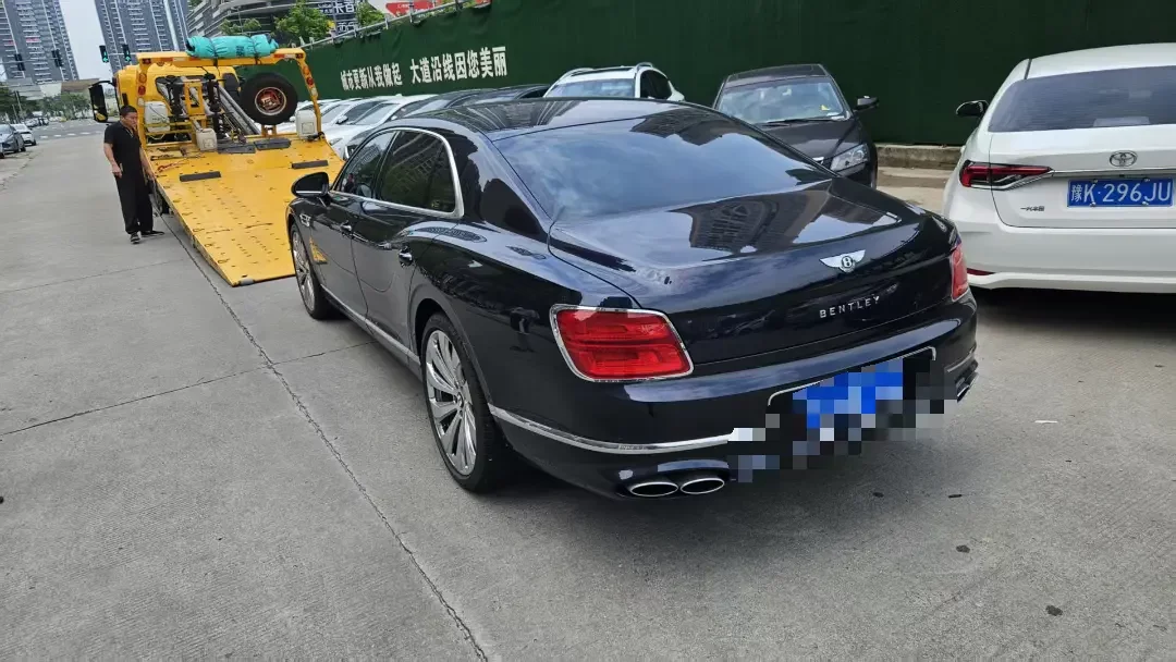 Bentley galloping