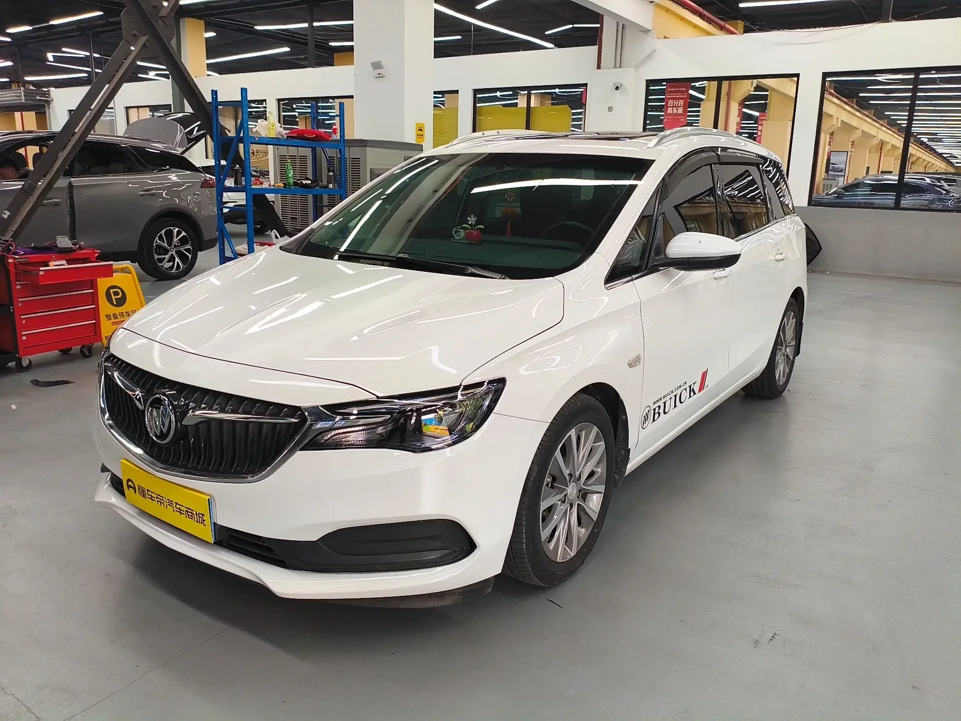 Buick GL6