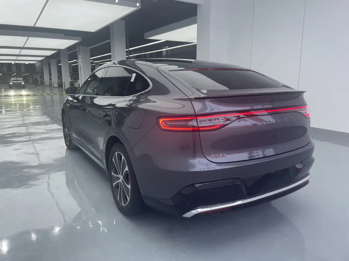Luxeed Zhijie R7