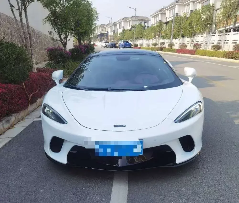 McLaren GT