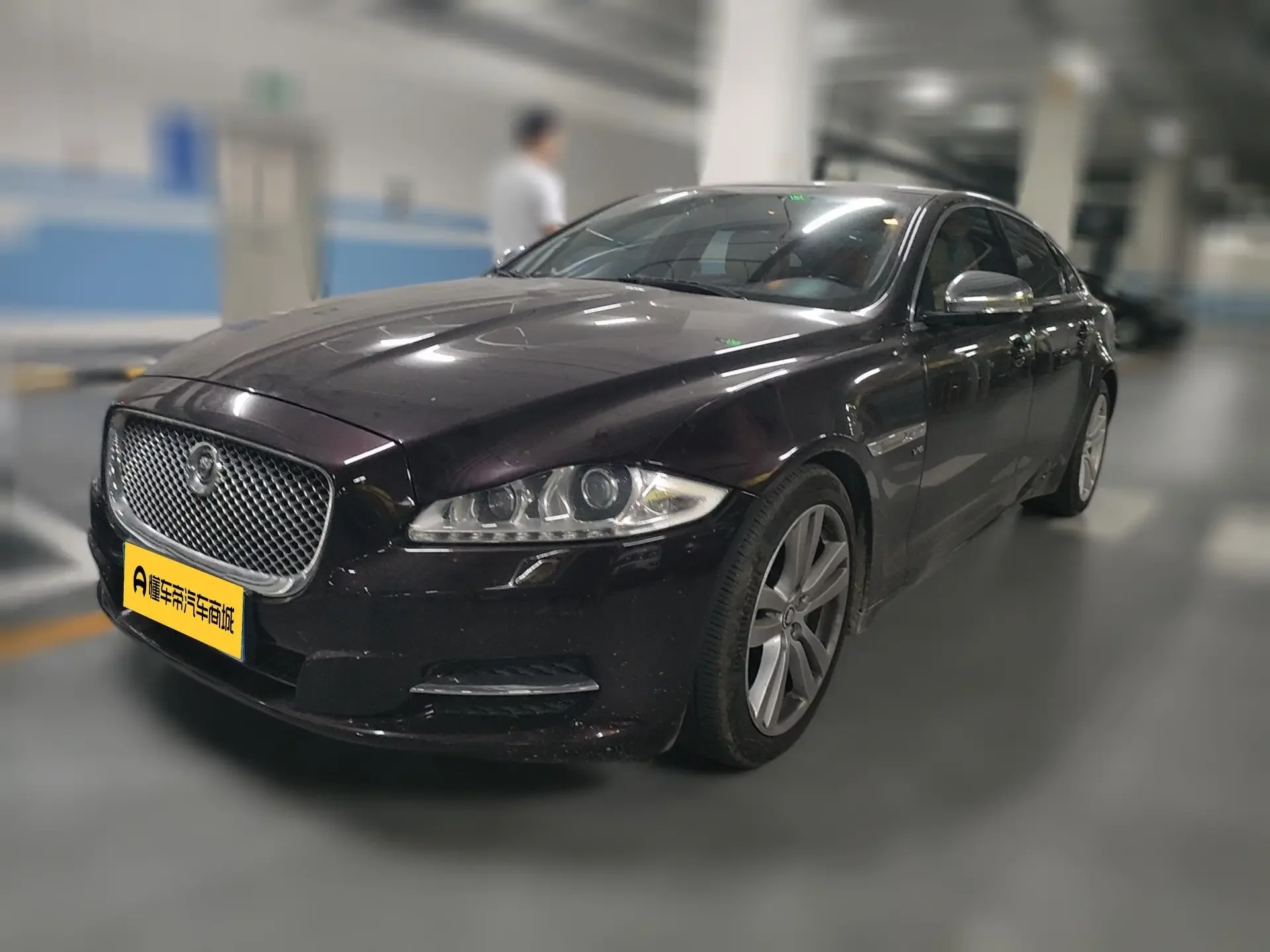 Jaguar XJ