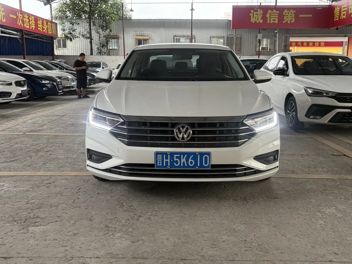 Volkswagen Sagitar