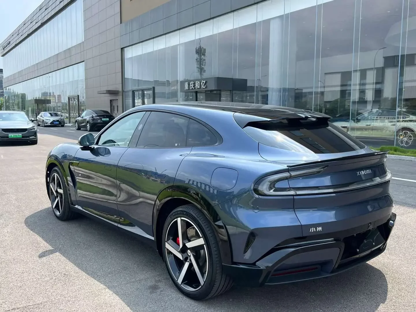 Xiaomi car Xiaomi YU7  из Китая