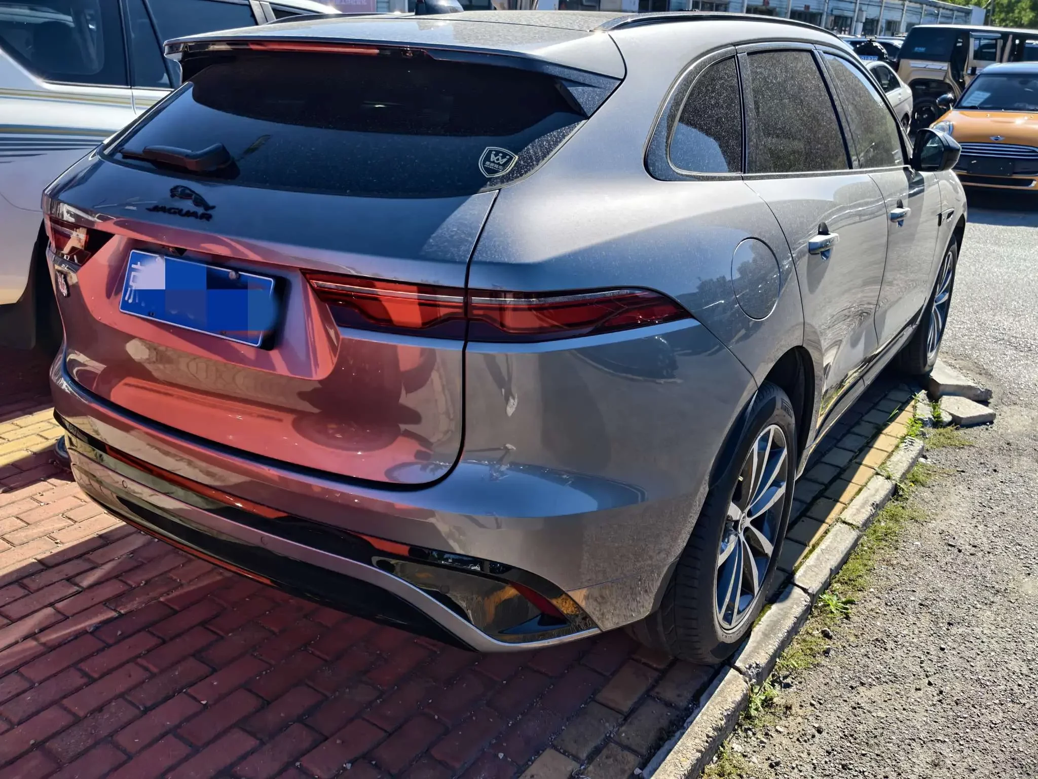 Jaguar F-PACE