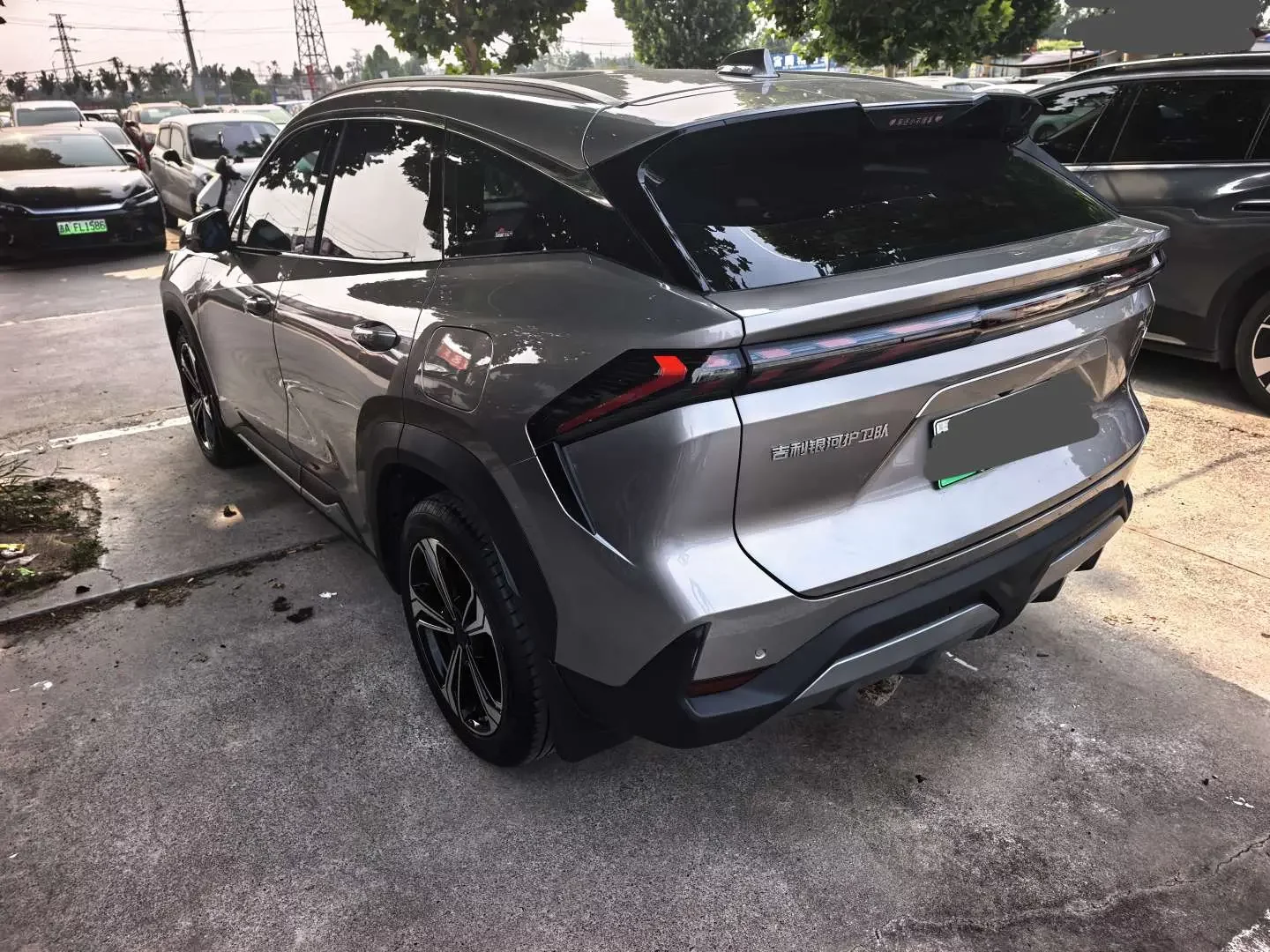 Geely Galaxy L7