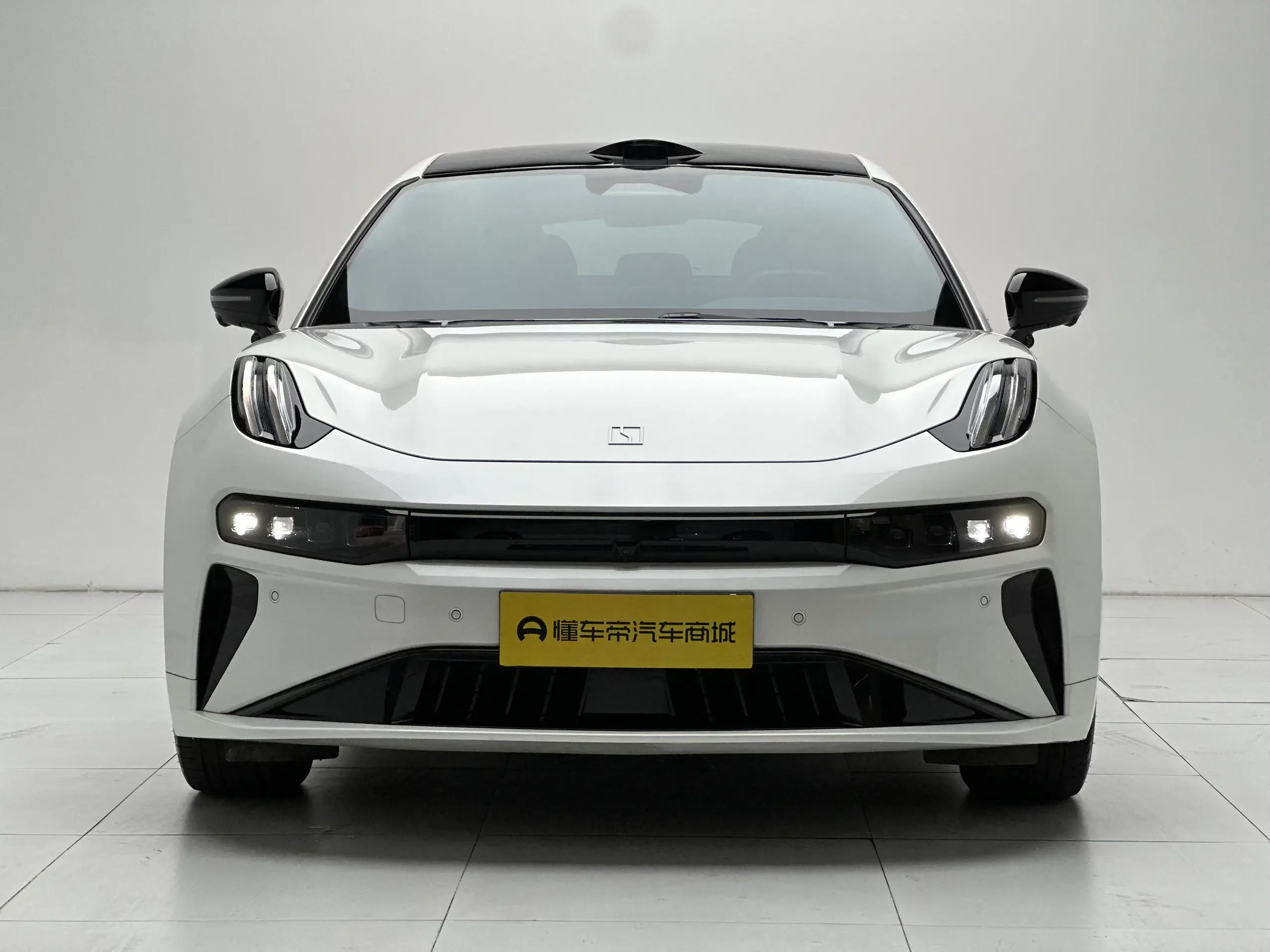 ZEEKR 001