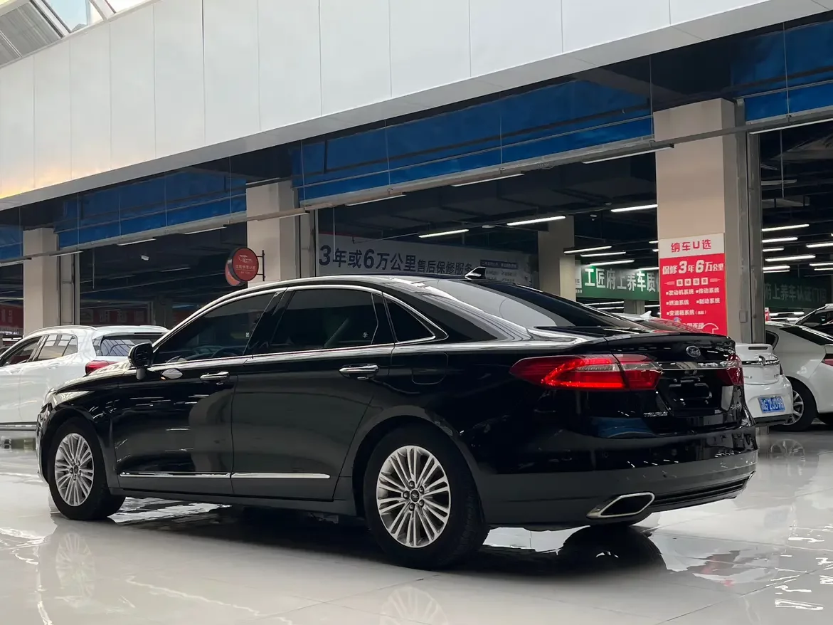Ford Taurus