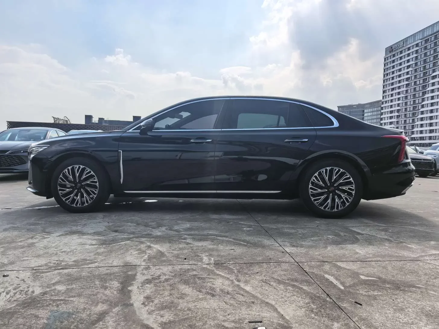 Hongqi H5