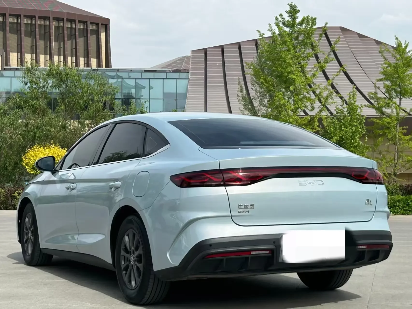 BYD Qin L DM