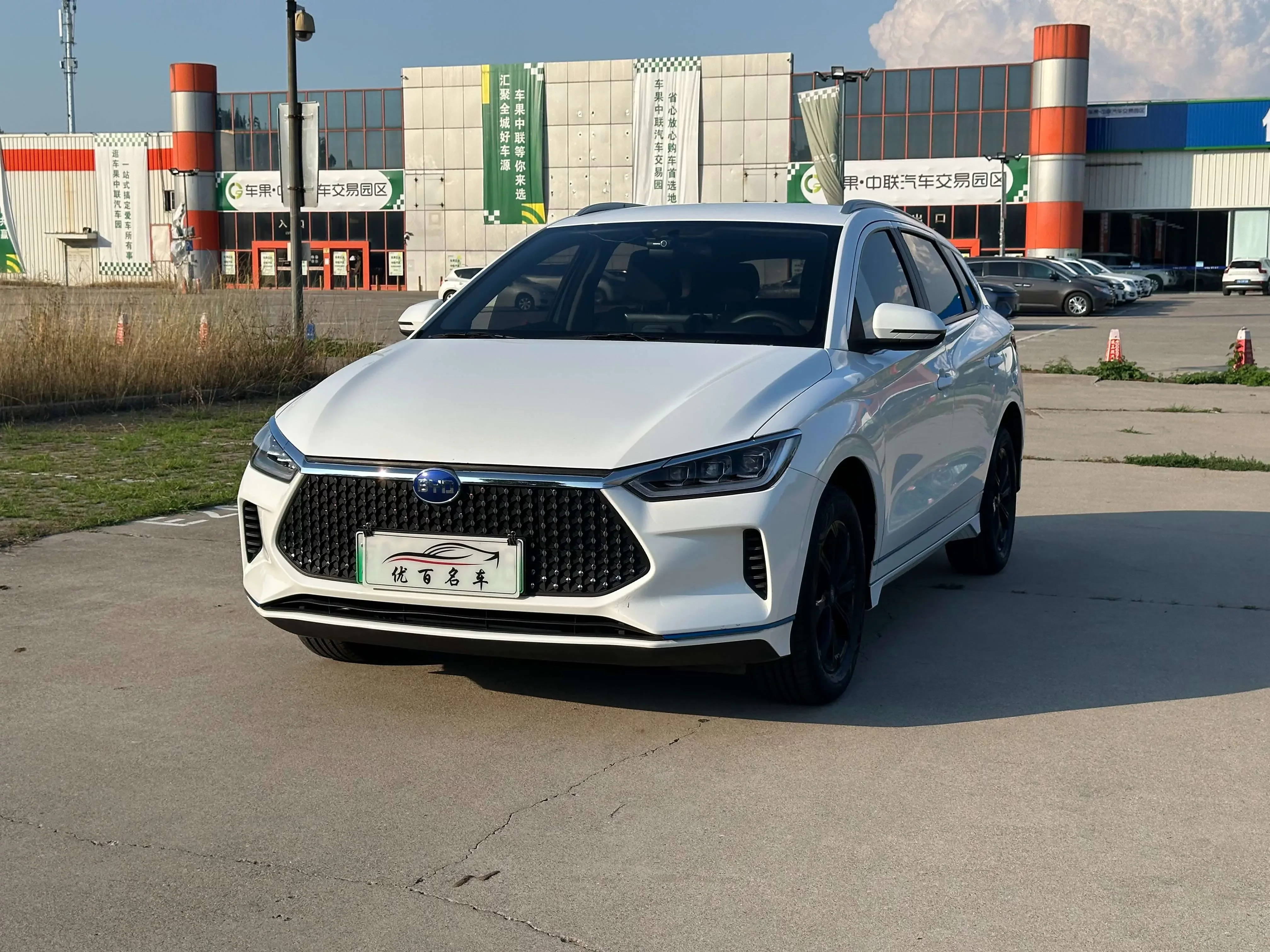BYD e2