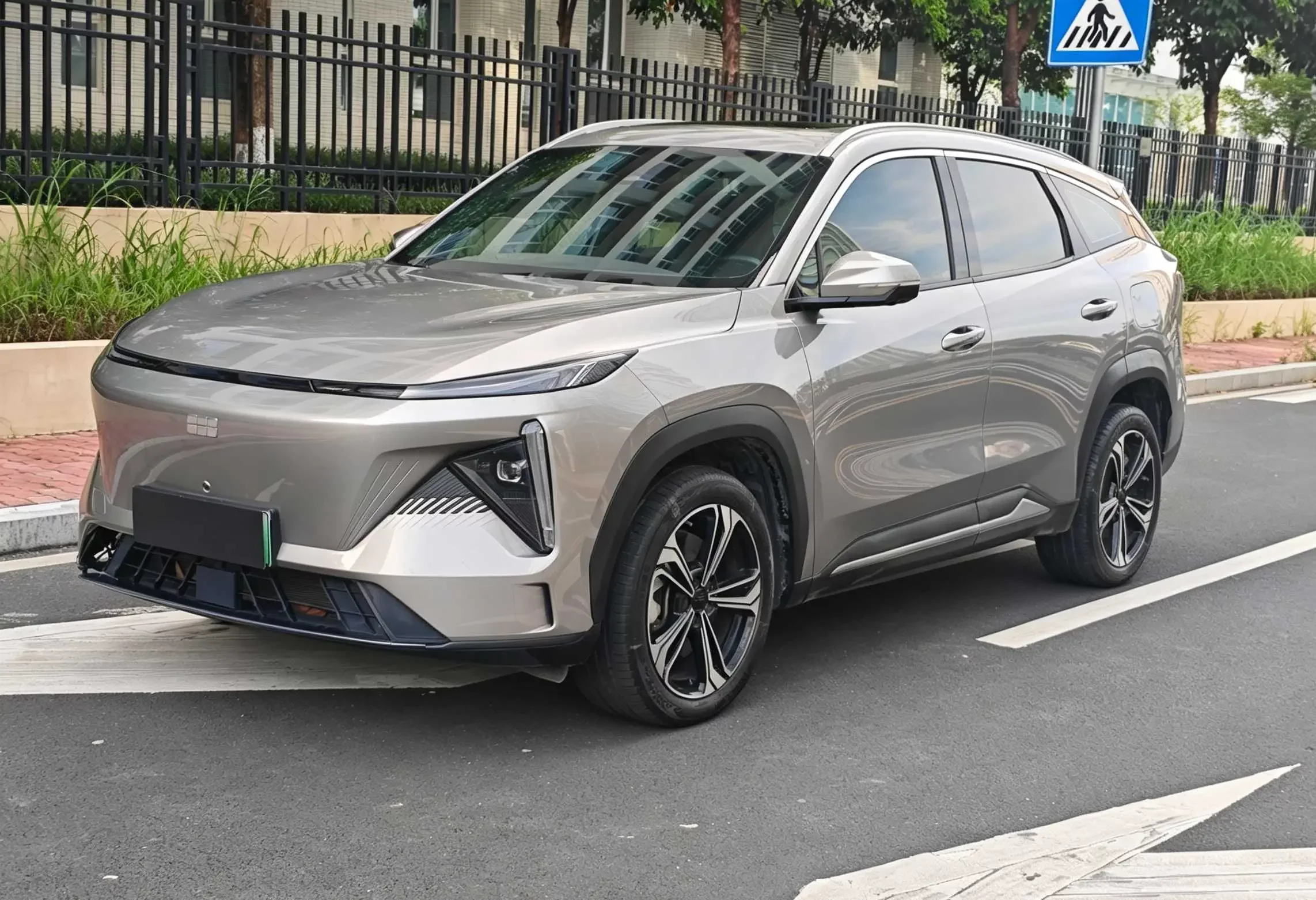 Geely Galaxy L7