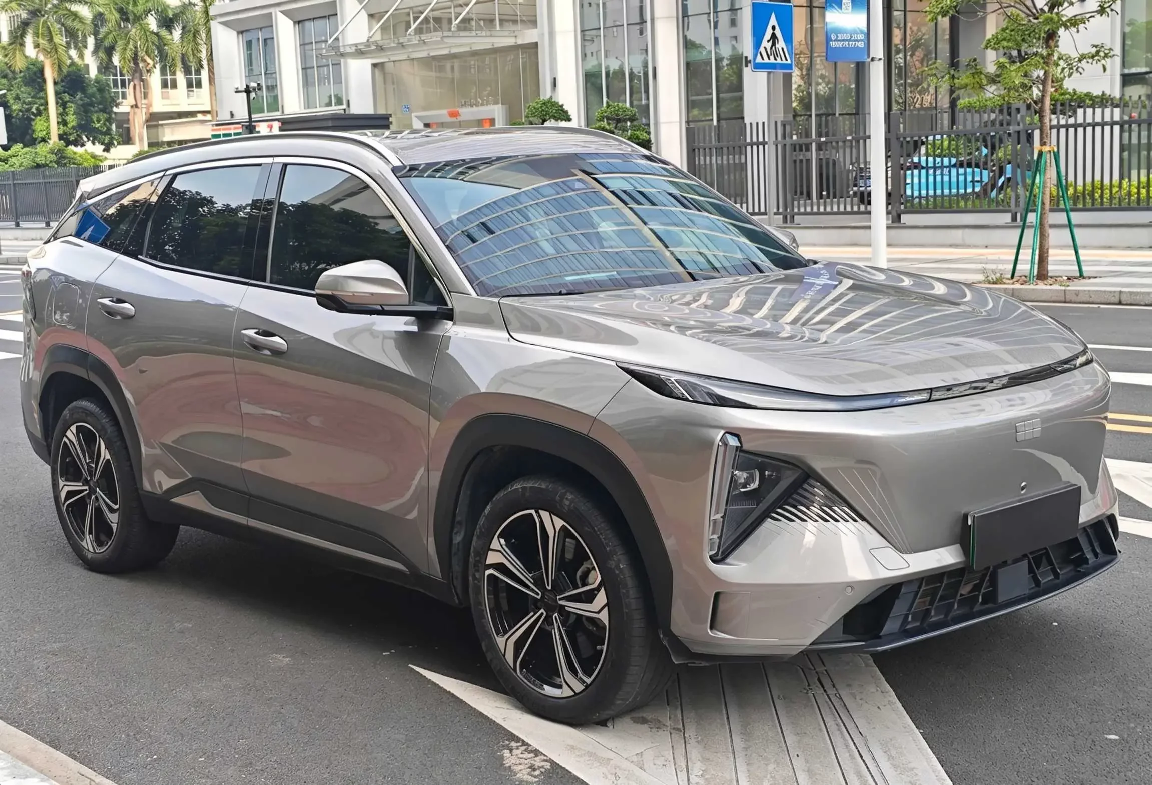 Geely Galaxy L7