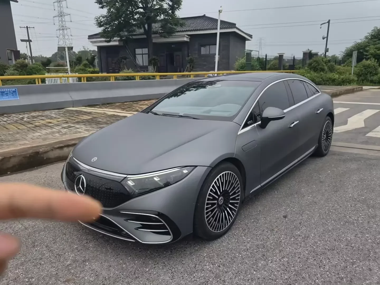 Mercedes-Benz EQS
