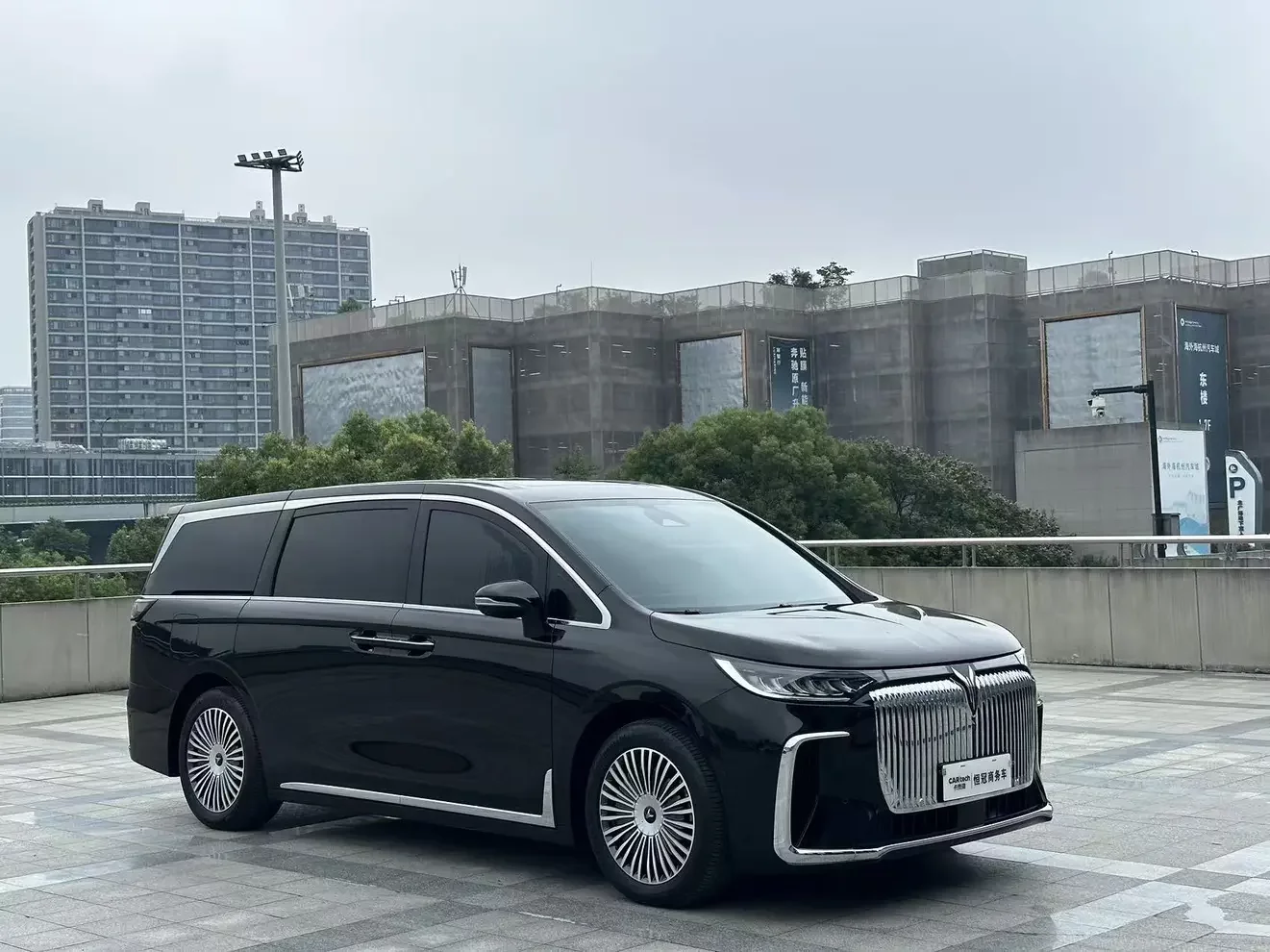 Voyah Lantu Dreamer PHEV