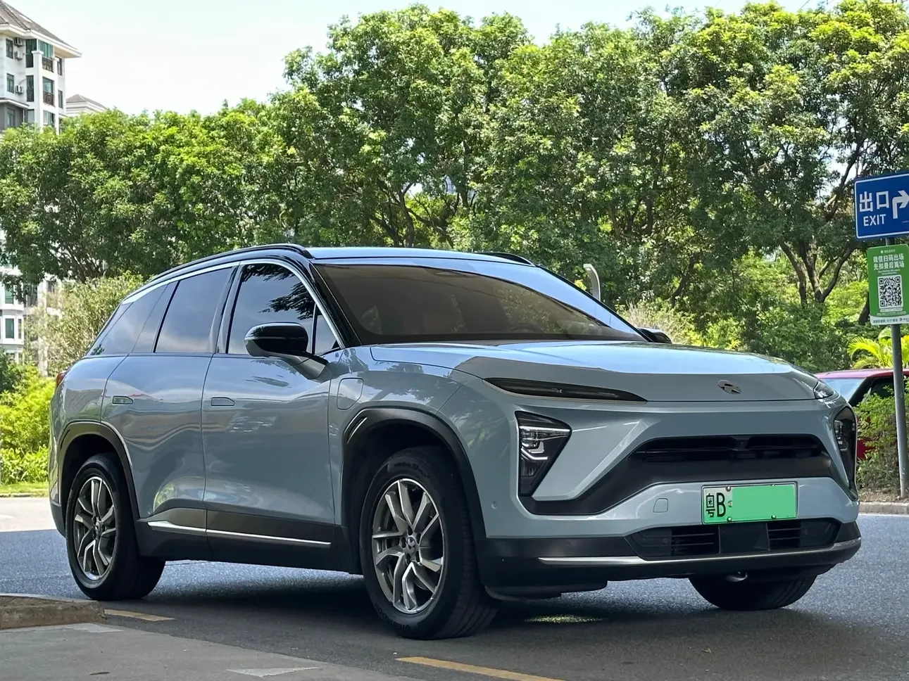 NIO ES6