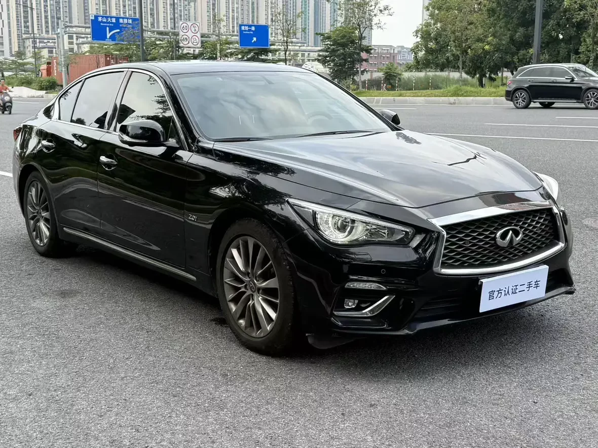 Infiniti Q50L