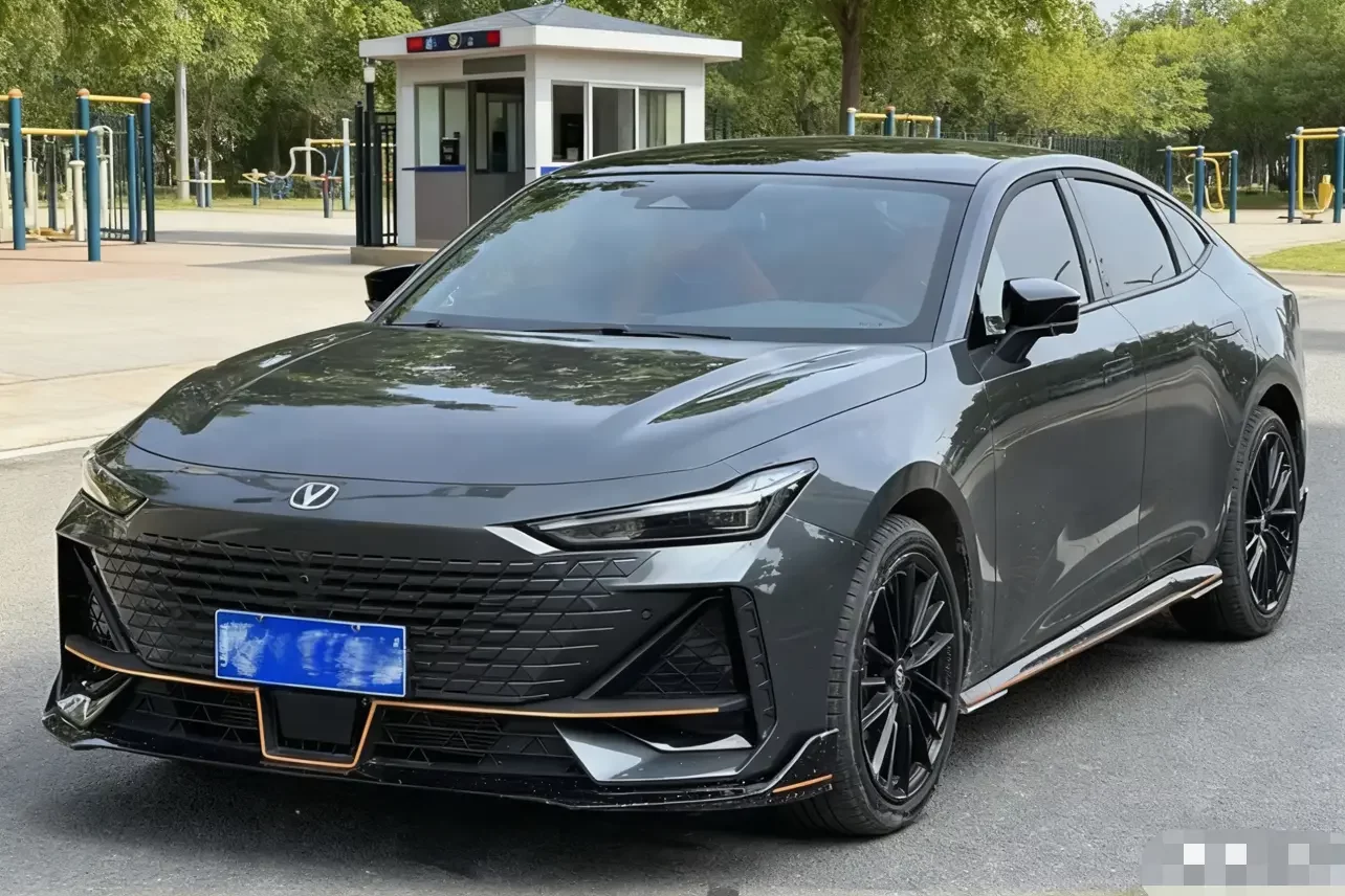 Changan UNI-V
