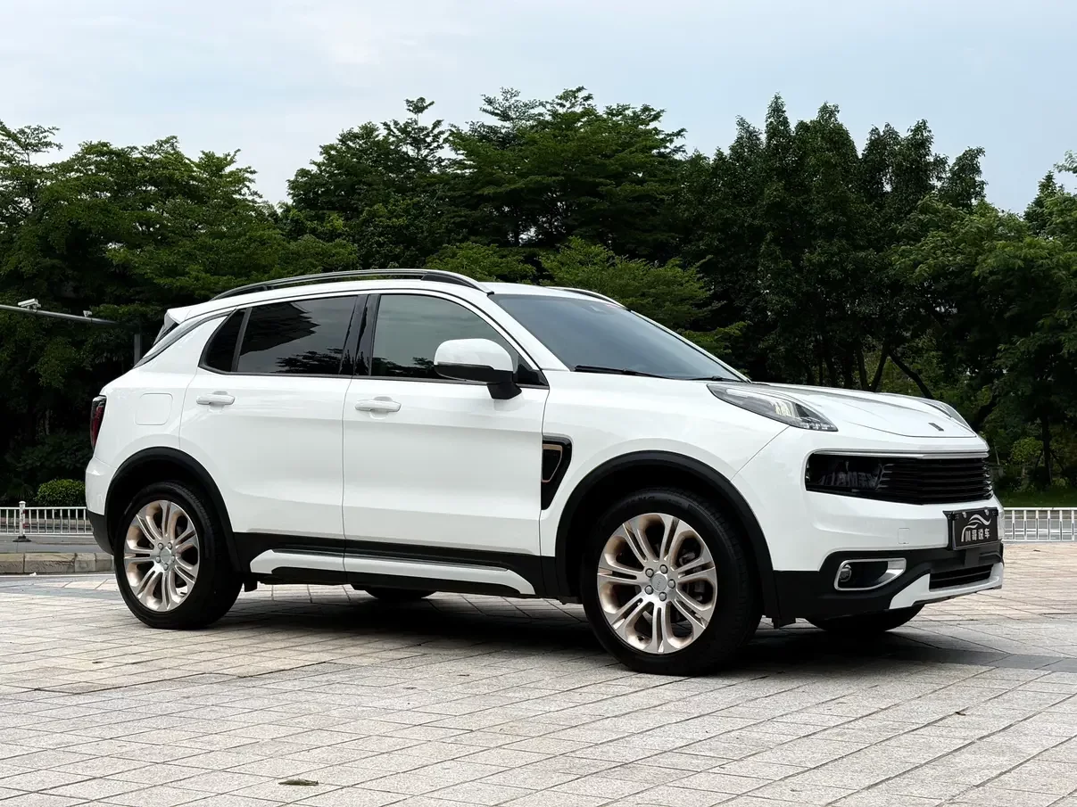 Lynk & Co 01