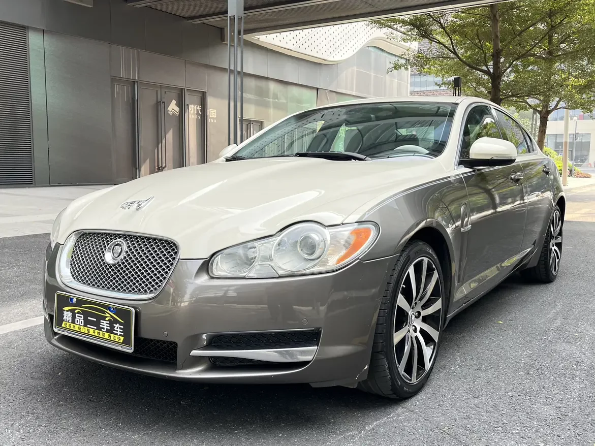 Jaguar XF