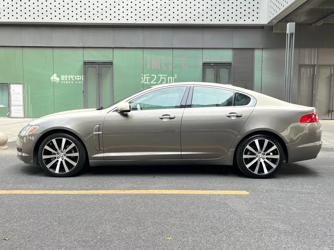 Jaguar XF