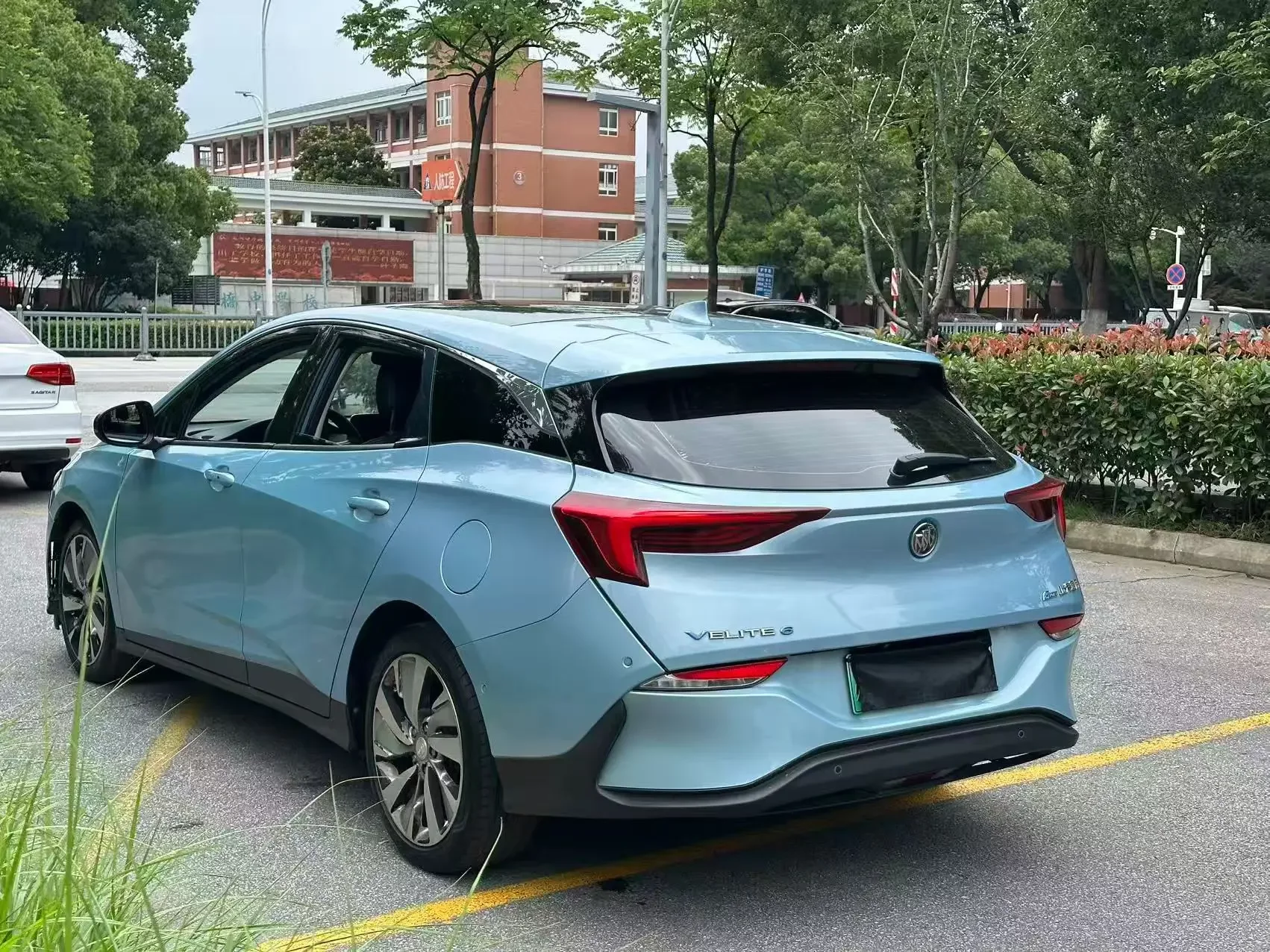 Buick Weilan 6 PHEV
