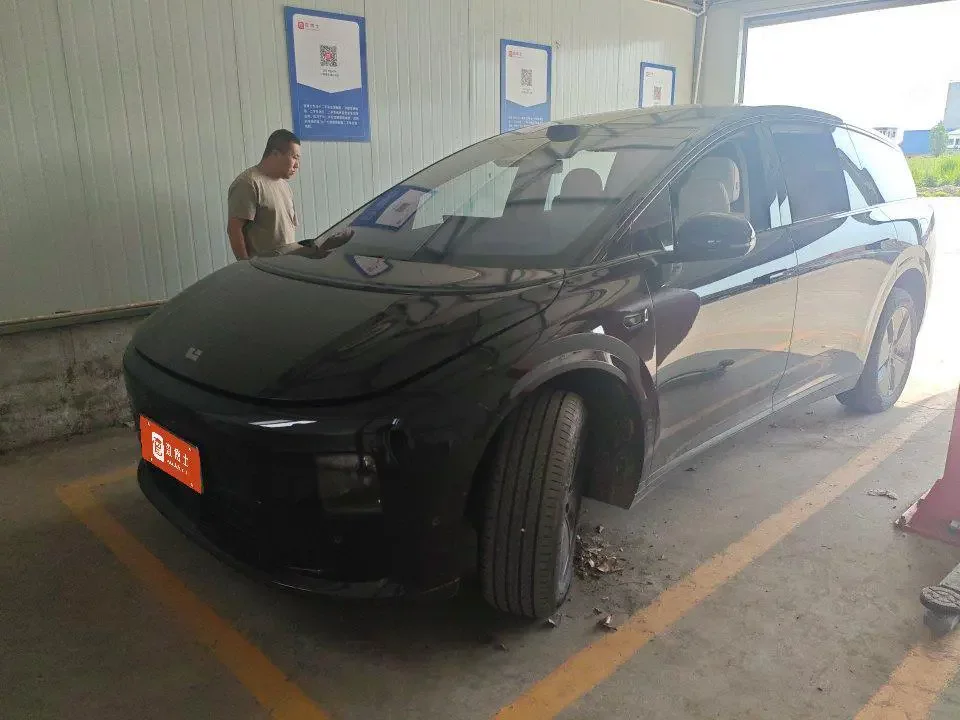 Li Ideal i8