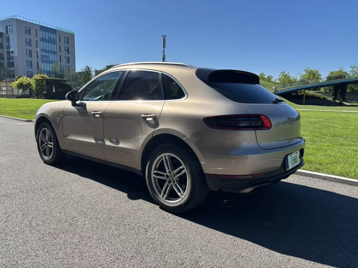 Porsche Macan