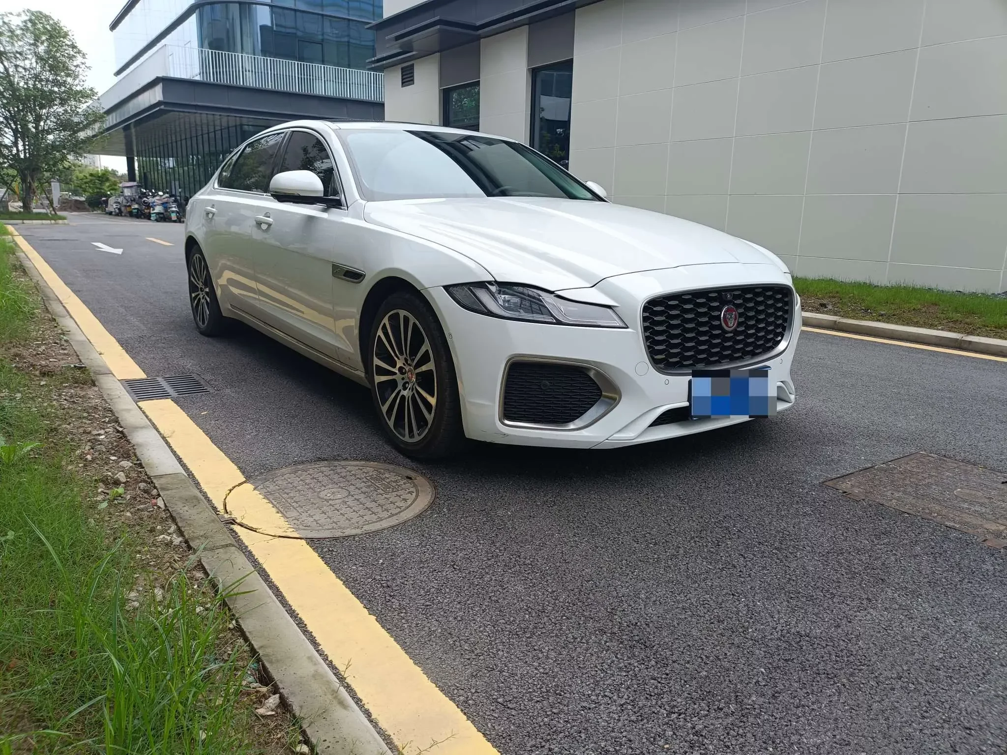 Jaguar XFL  из Китая
