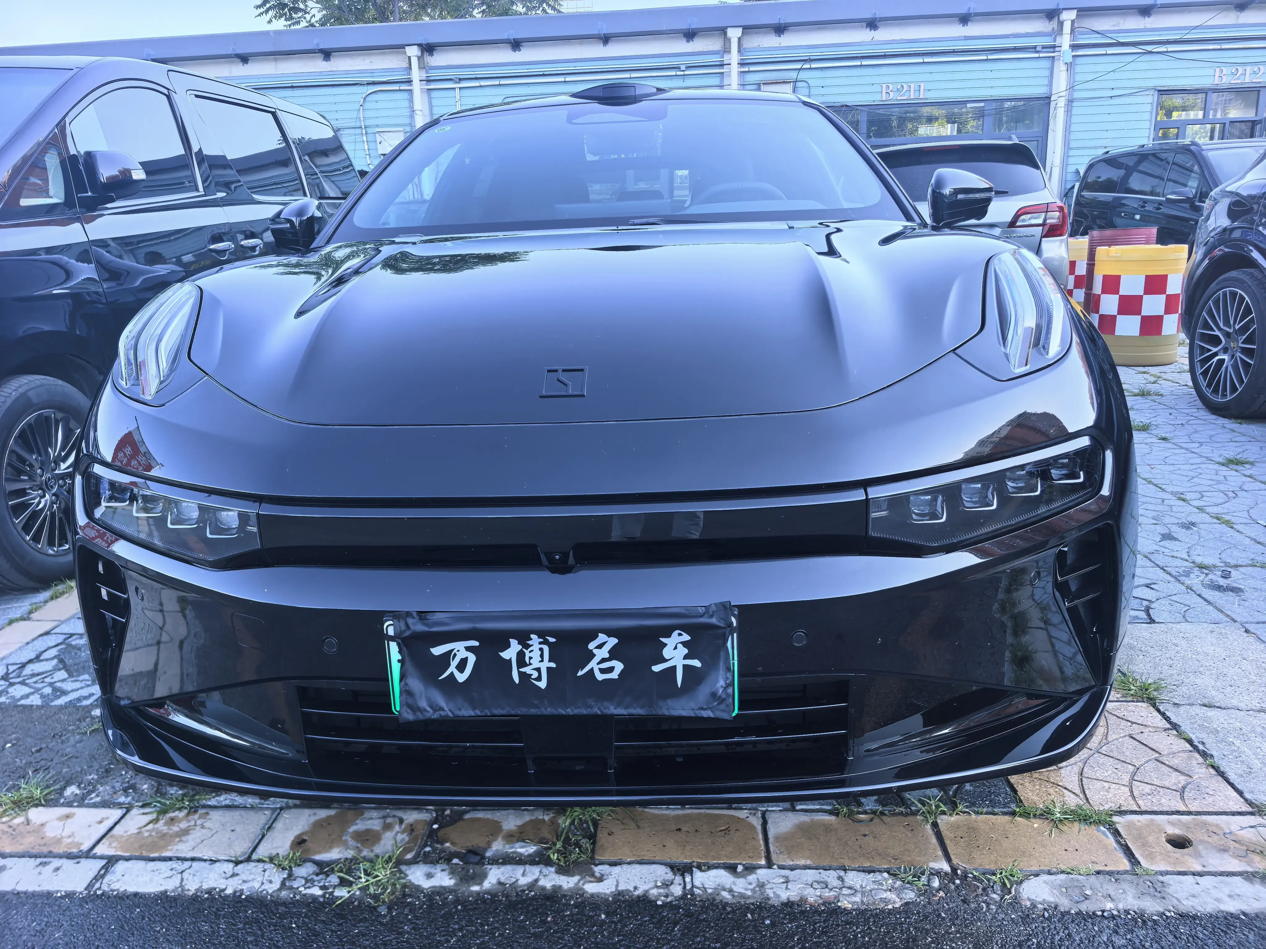 ZEEKR 001