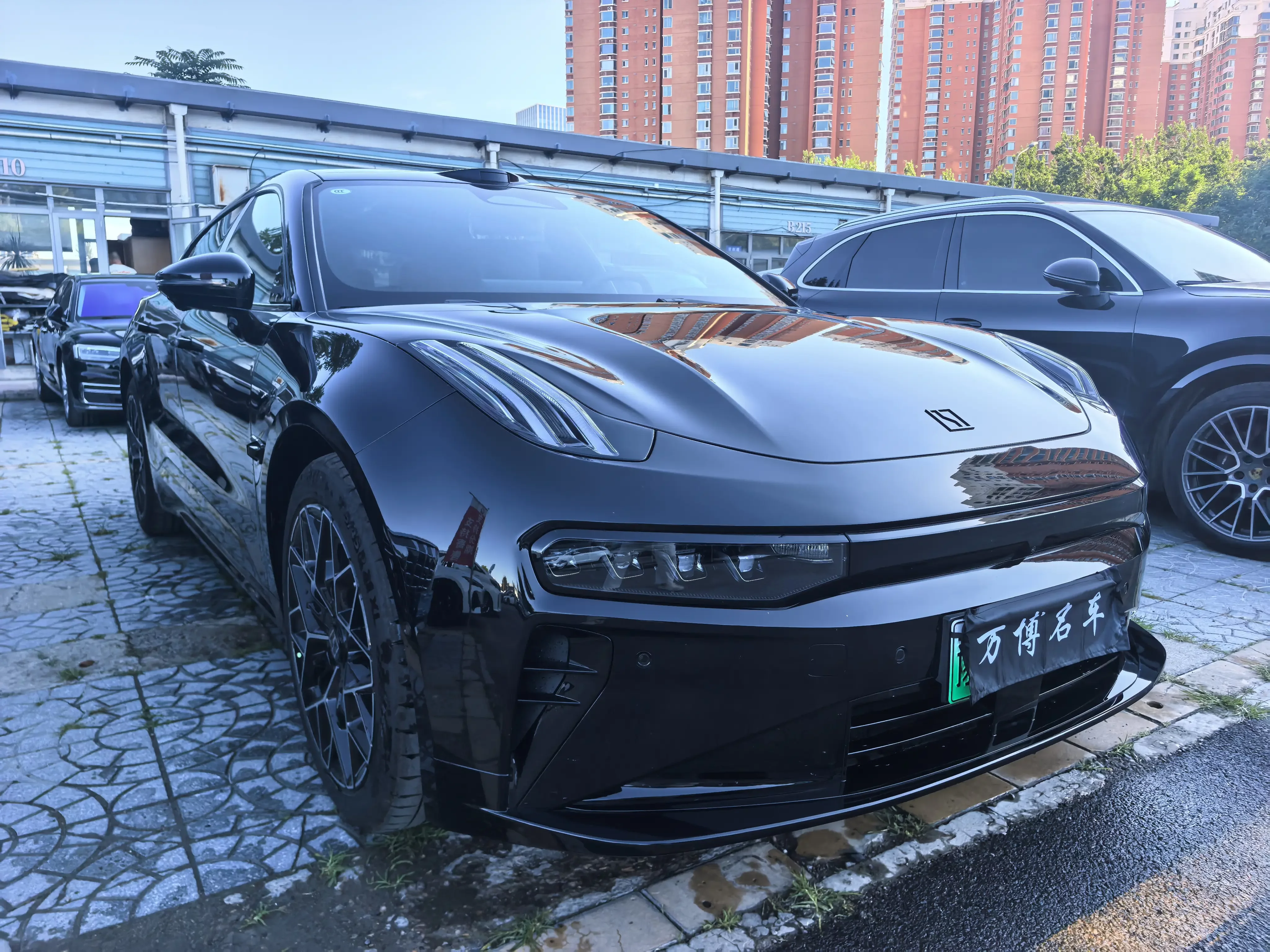 ZEEKR 001