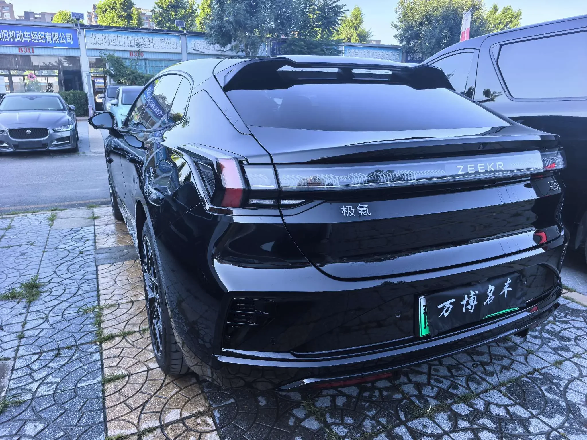 ZEEKR 001