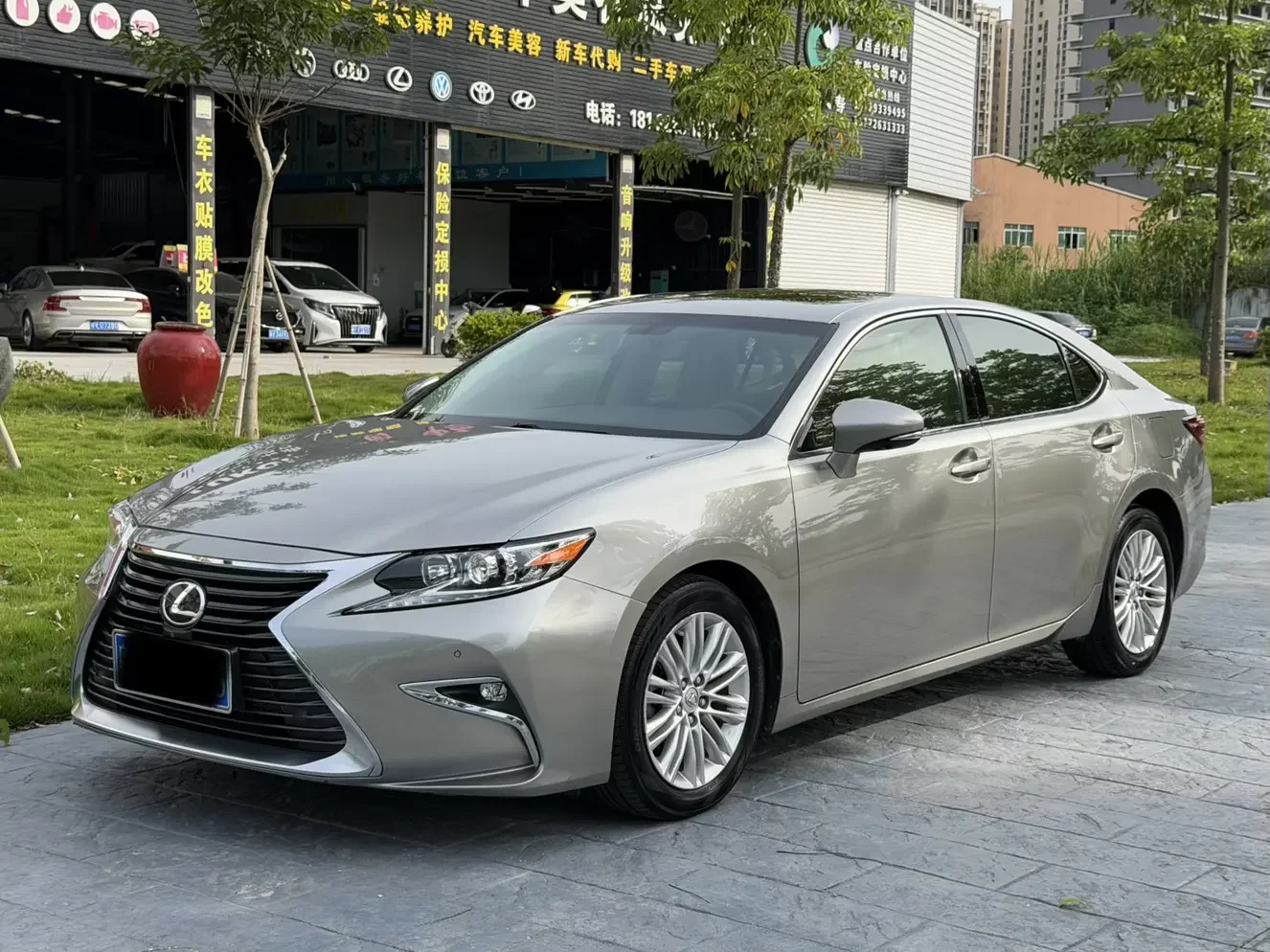 Lexus ES