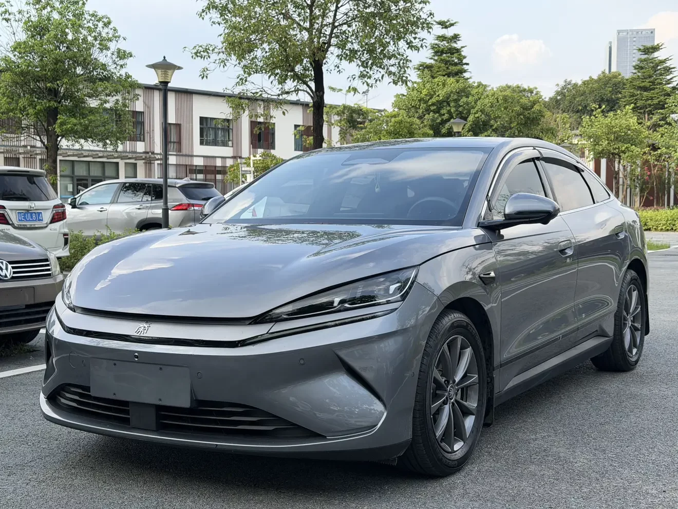 BYD Qin L EV