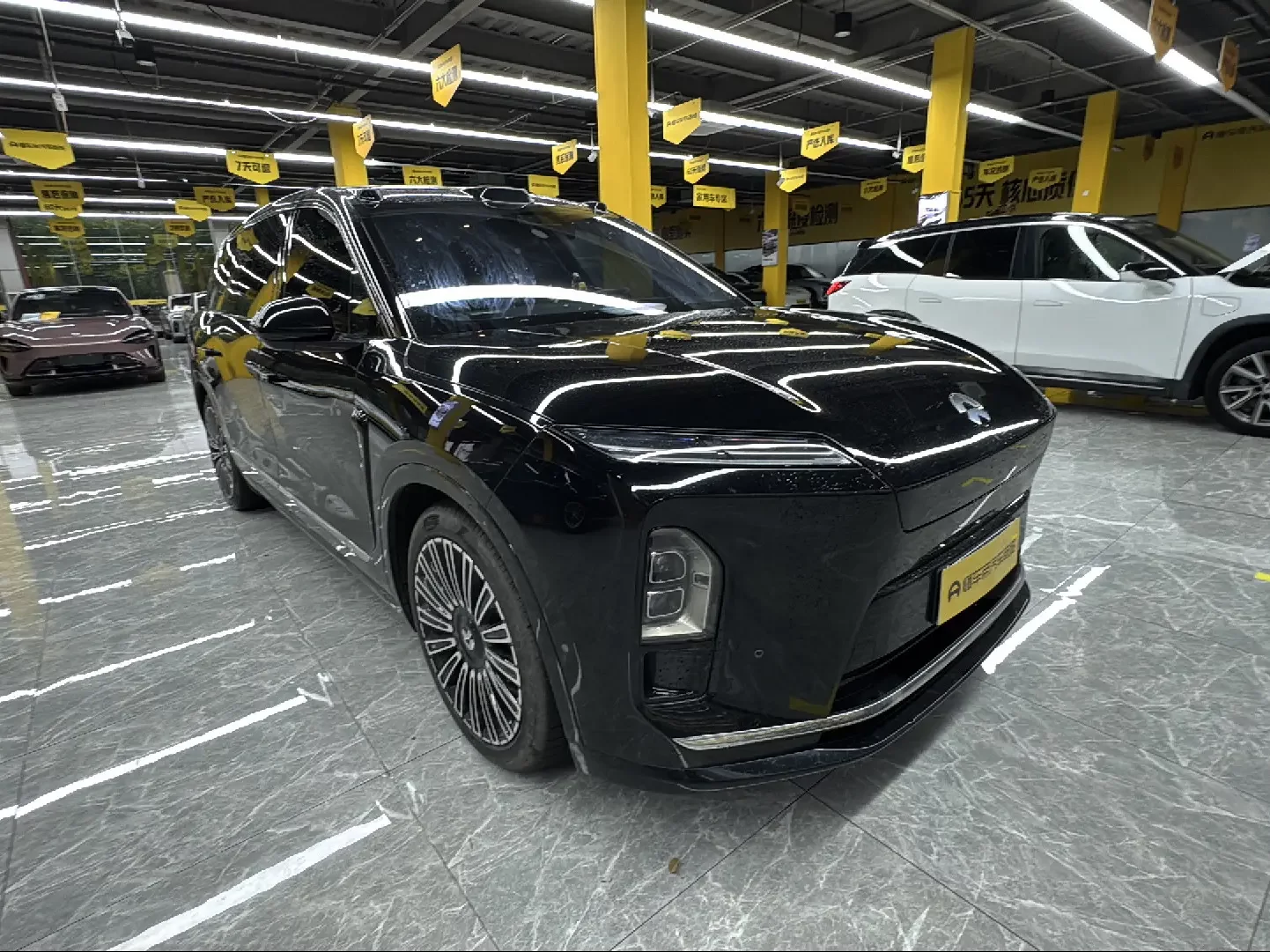 NIO ES8