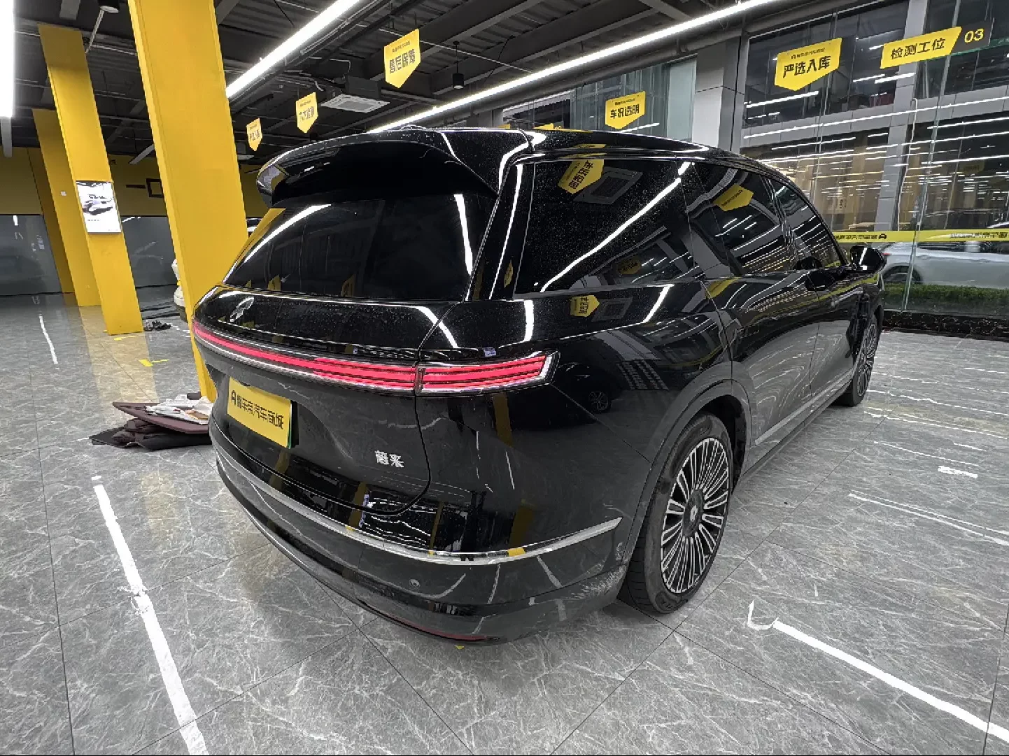 NIO ES8