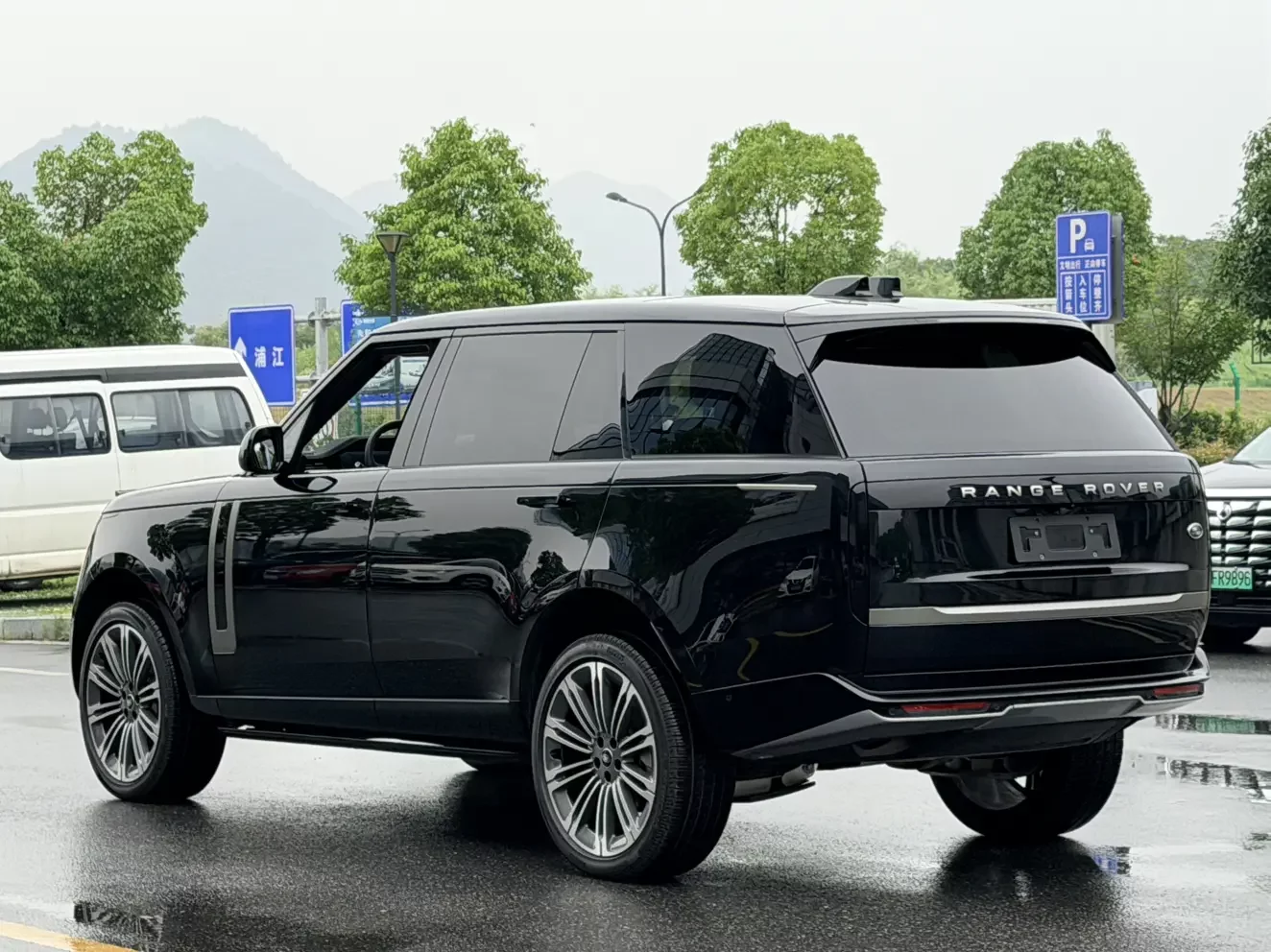 Land Rover range rover