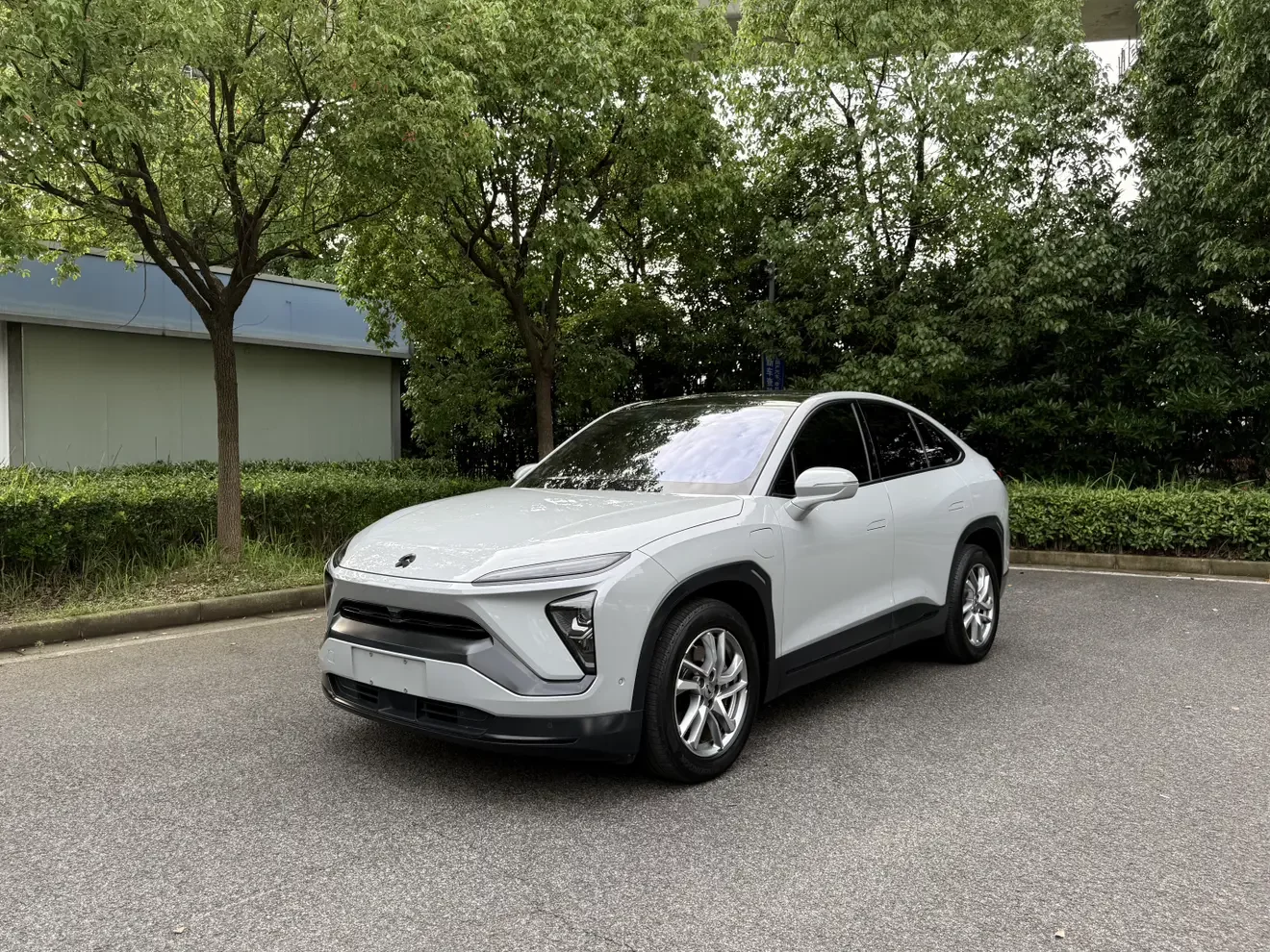 NIO EC6  из Китая